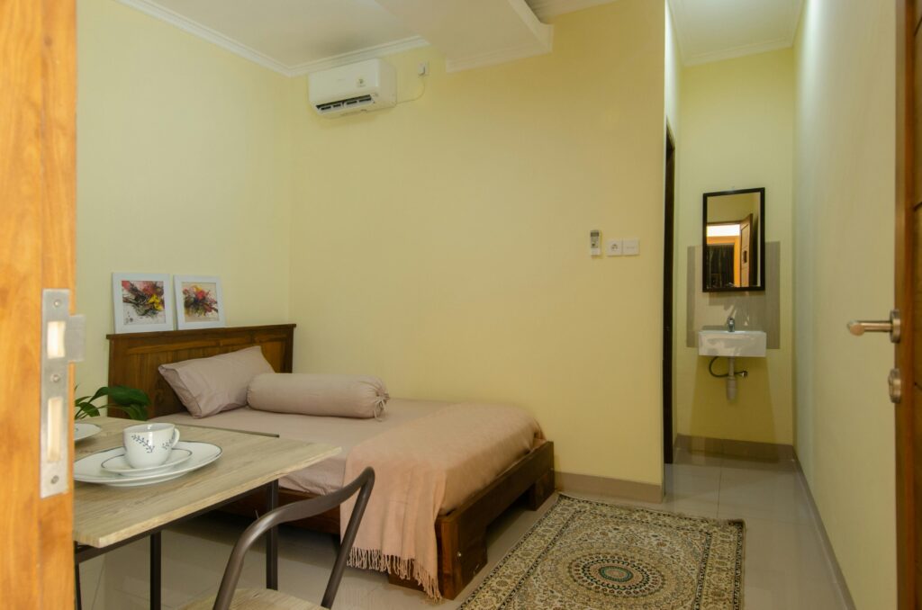 https://www.pexels.com/search/aircon%20light/