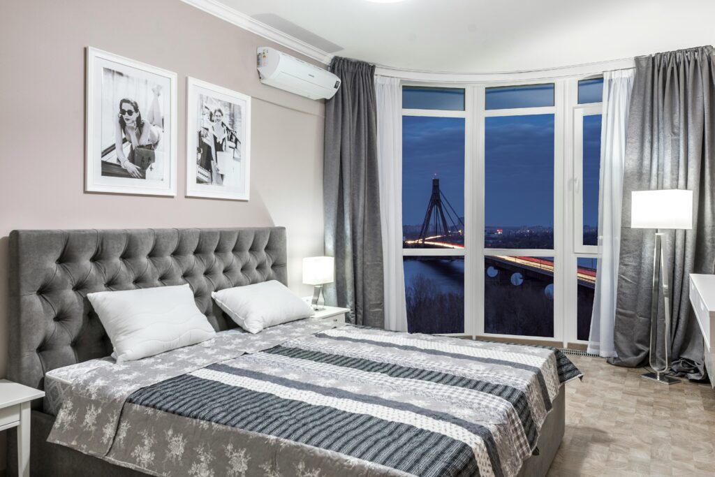 https://www.pexels.com/search/aircon%20at%20night/