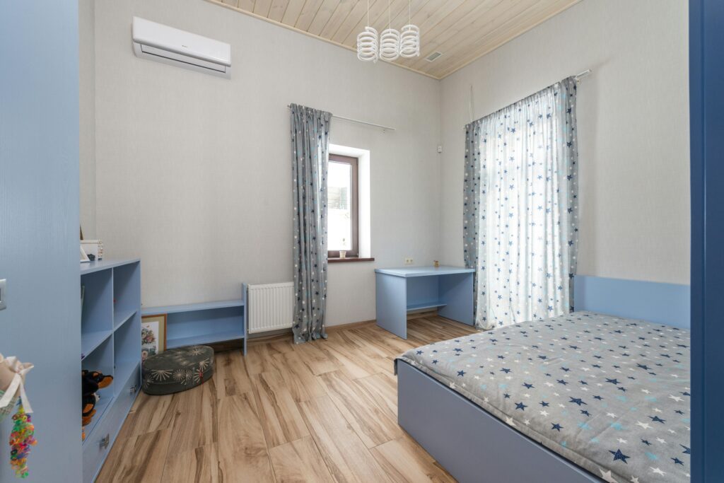 https://www.pexels.com/search/aircon%20dehumidifier/