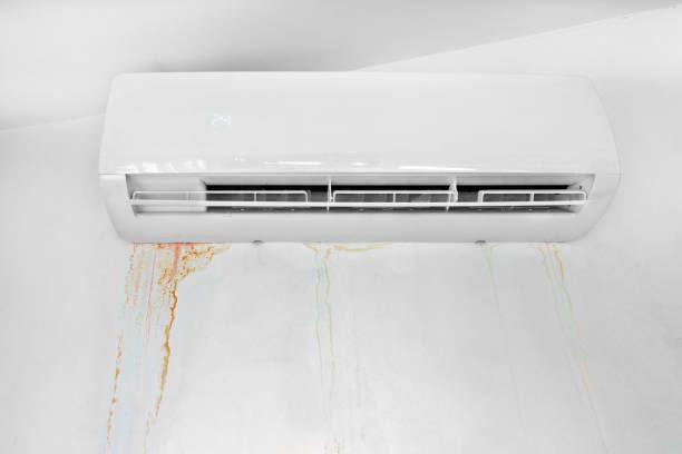 https://www.istockphoto.com/photo/wall-with-mold-stain-due-to-air-conditioner-leakage-gm1136340526-302600371?utm_source=pexels&utm_medium=affiliate&utm_campaign=sponsored_photo&utm_content=srp_inline_media&utm_term=water%20leak%20wall%20aircon