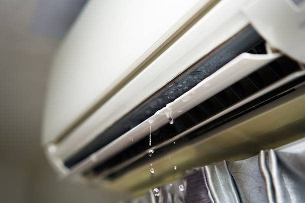 https://www.istockphoto.com/photo/water-leaking-from-the-air-conditioner-drips-from-the-cooler-gm1341779890-421407798?utm_source=pexels&utm_medium=affiliate&utm_campaign=sponsored_photo&utm_content=srp_inline_media&utm_term=water%20leak%20wall%20aircon