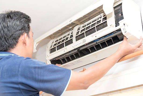 https://www.istockphoto.com/photo/young-man-cleaning-air-condition-gm605783150-103881157?utm_source=pexels&utm_medium=affiliate&utm_campaign=sponsored_photo&utm_content=srp_inline_media&utm_term=wallmounted%20%27aircon%20servicing