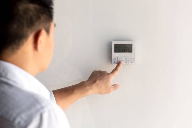 https://www.istockphoto.com/photo/the-finger-of-a-man-includes-the-buttons-of-the-control-panel-of-the-air-conditioner-gm1452666972-488941477?utm_source=pexels&utm_medium=affiliate&utm_campaign=sponsored_photo&utm_content=srp_inline_media&utm_term=aircon%20turning%20off%20outside