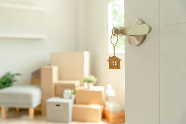https://www.istockphoto.com/photo/moving-house-relocation-the-key-was-inserted-into-the-door-of-the-new-house-inside-gm1466722860-498656295?utm_source=pexels&utm_medium=affiliate&utm_campaign=sponsored_photo&utm_content=srp_inline_media&utm_term=NEW%20HOMEOWNERS